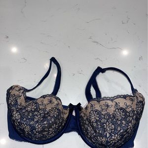 Victoria’s Secret 34 DD balconnett bra for sale 🤍💙